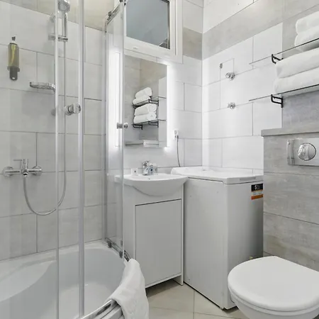 Paryska By Solarento * Varšava